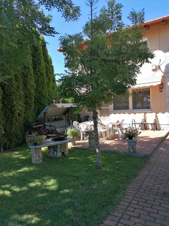 Villa Rose Vip Apartman à Hajdúszoboszló Extérieur photo